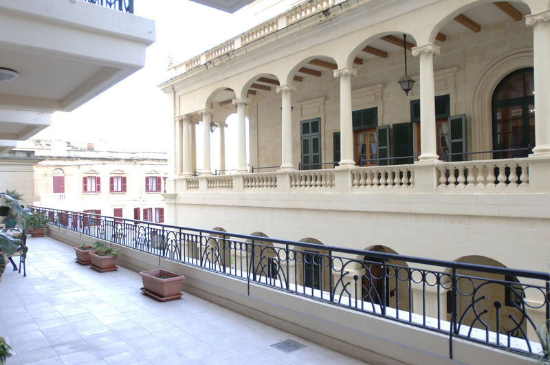 Ax Palazzo Capua Hotell Sliema Exteriör bild